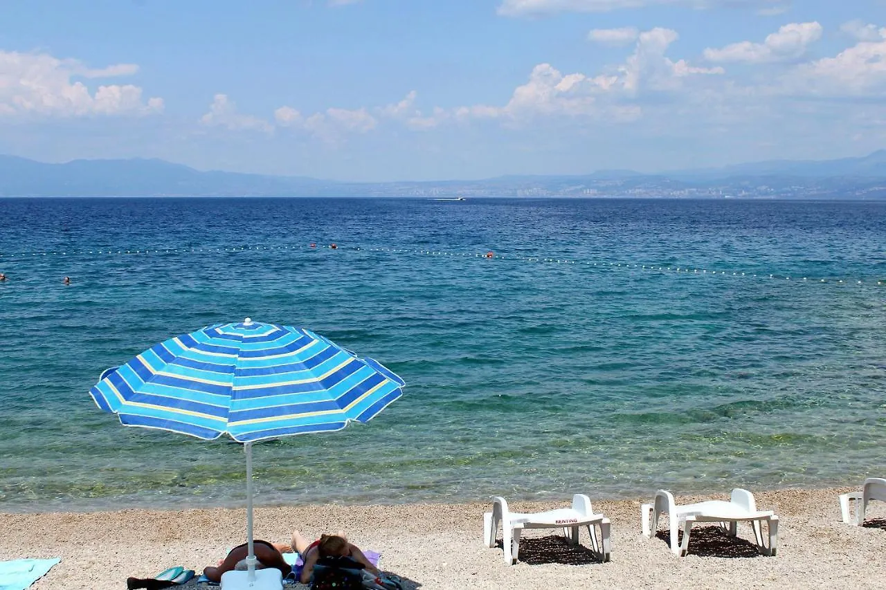 Apartments And Rooms With Parking Space Njivice, Krk - 5398