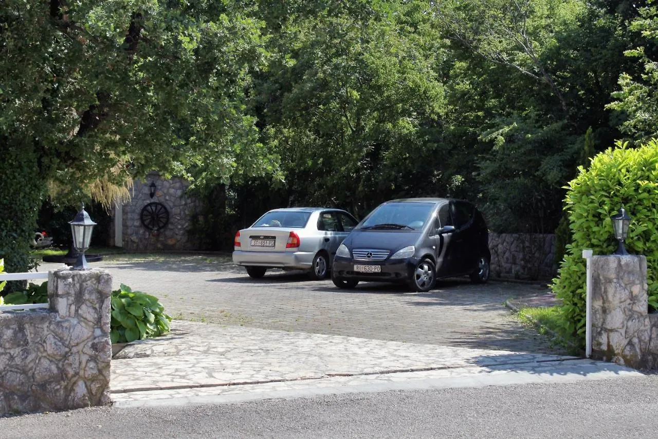 Guest house Apartments And Rooms With Parking Space Njivice, Krk - 5398