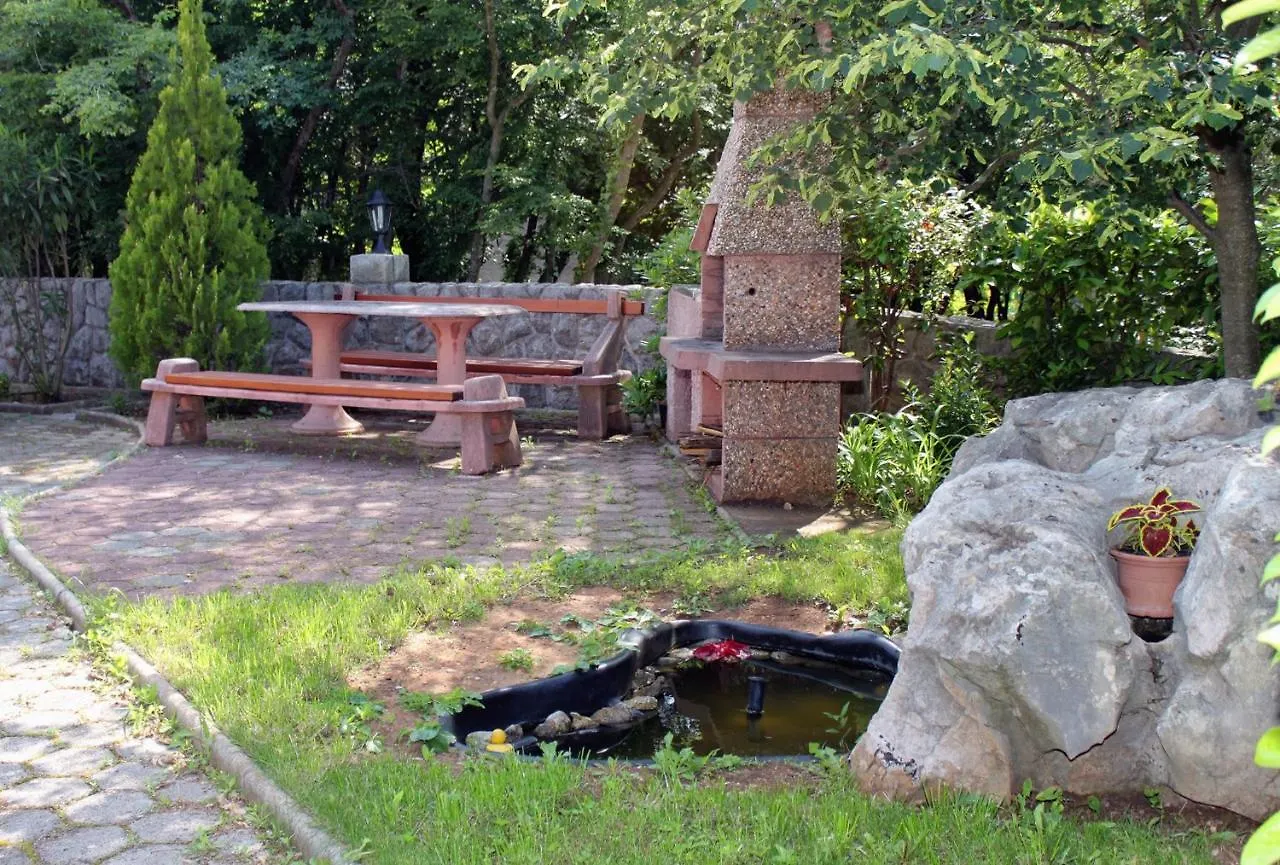 Apartments And Rooms With Parking Space Njivice, Krk - 5398 Guest house