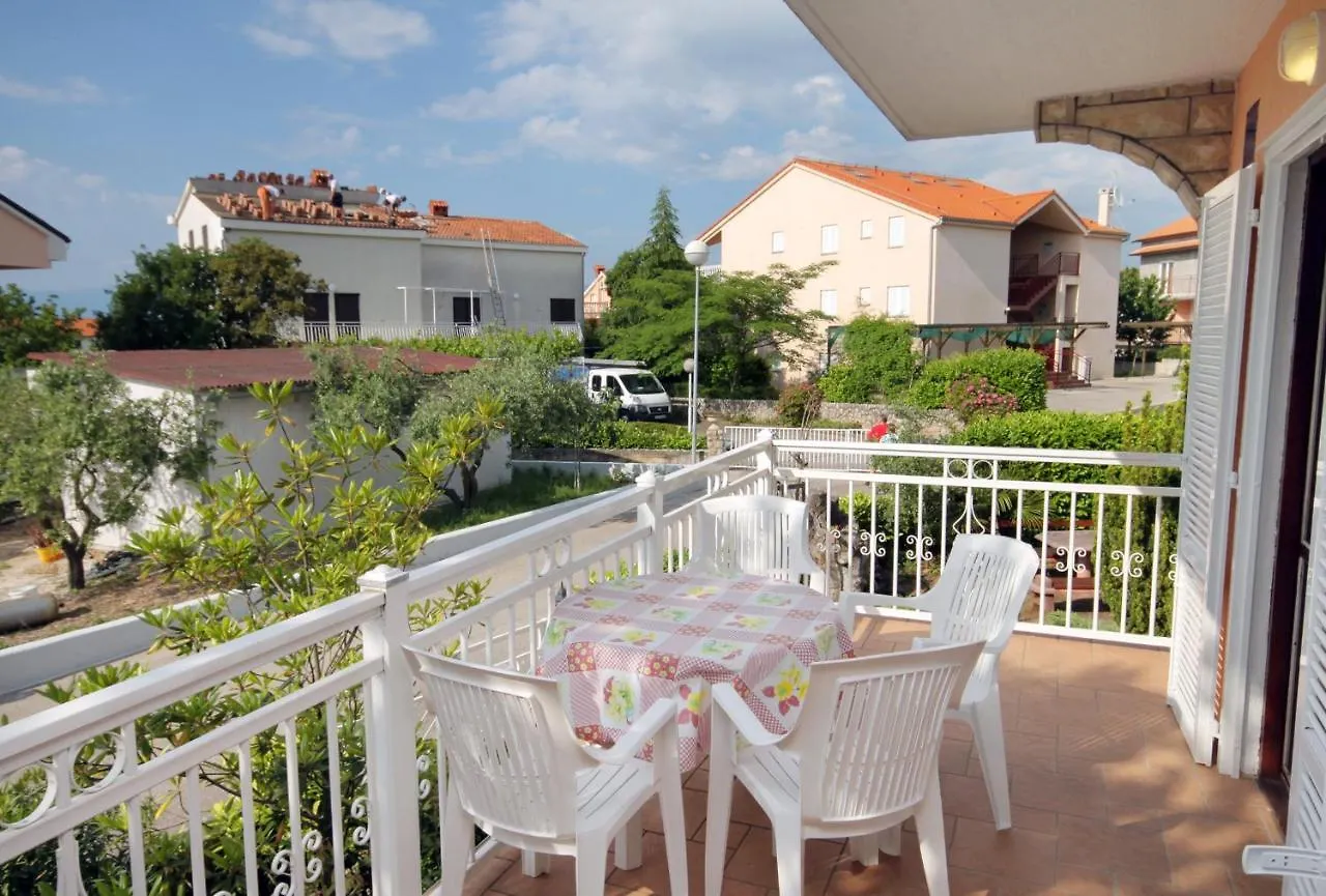 Apartments And Rooms With Parking Space Njivice, Krk - 5398