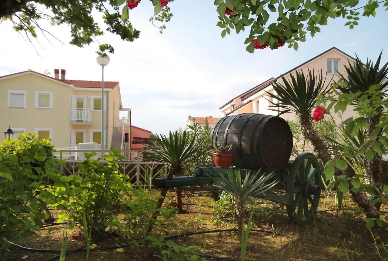 *** Guest house Apartments And Rooms With Parking Space Njivice, Krk - 5398 Croatia