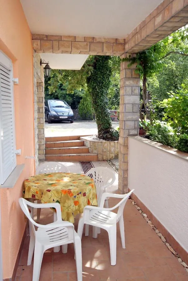Apartments And Rooms With Parking Space Njivice, Krk - 5398 Guest house