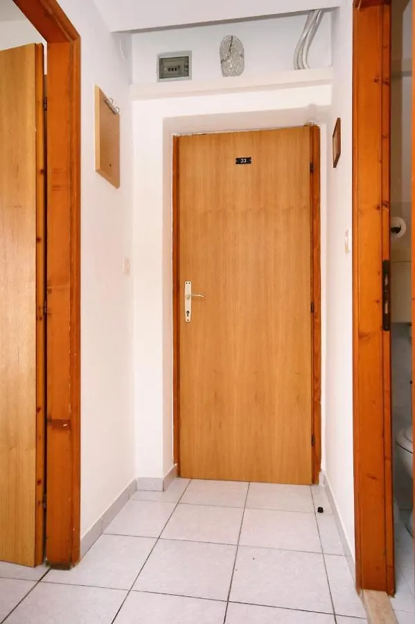 Guest house Apartments And Rooms With Parking Space Njivice, Krk - 5398