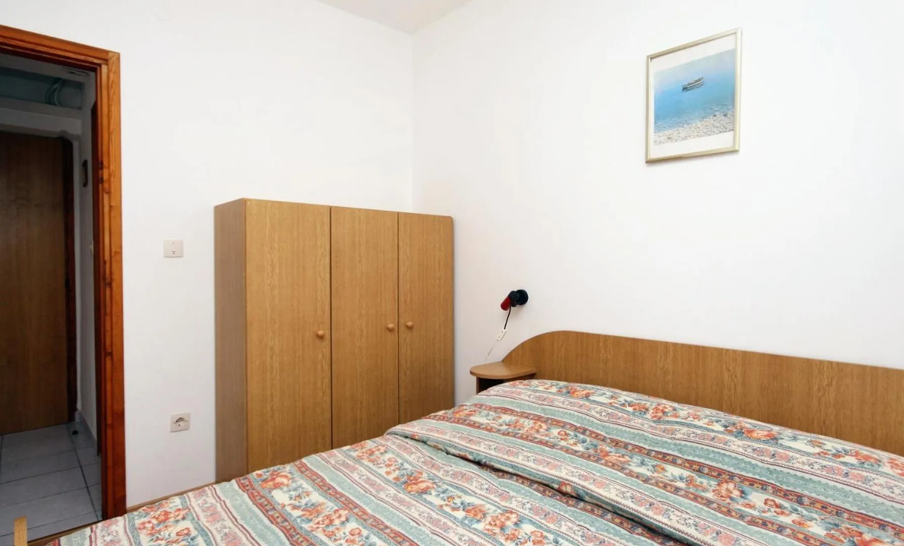 Guest house Apartments And Rooms With Parking Space Njivice, Krk - 5398