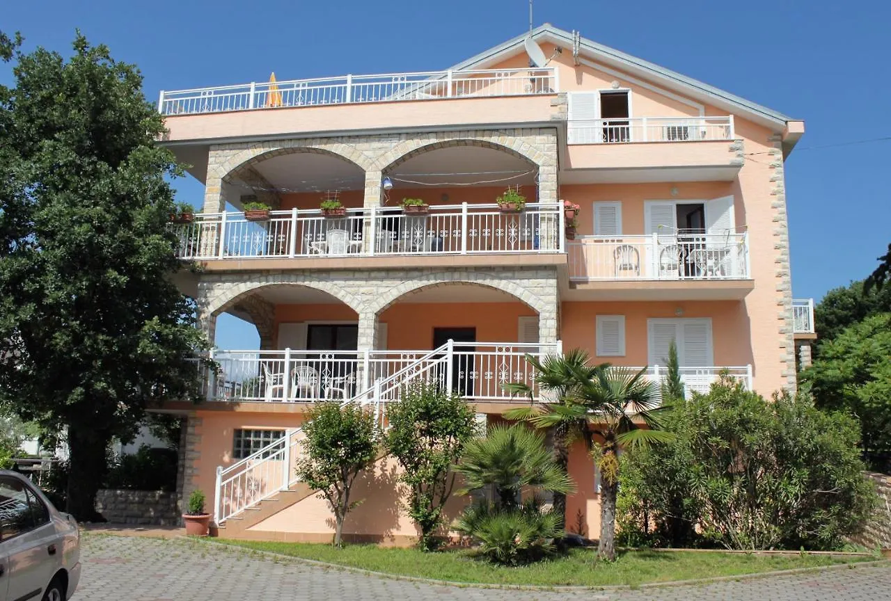 Guest house Apartments And Rooms With Parking Space Njivice, Krk - 5398