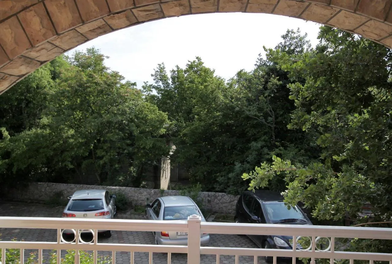 Apartments And Rooms With Parking Space Njivice, Krk - 5398 3*, Njivice Croatia