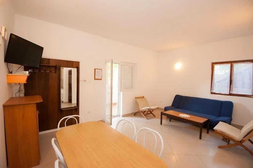 Guest house Apartments And Rooms With Parking Space Njivice, Krk - 5398